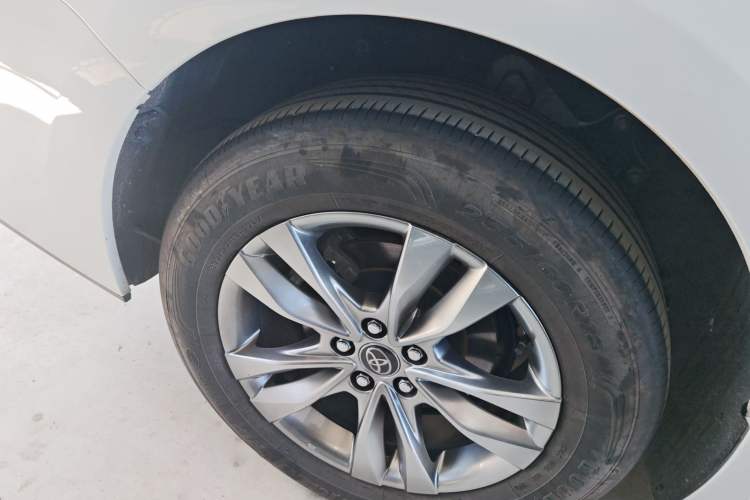 Used Toyota Sienna 2024 2.5L Hybrid Four-Wheel Drive Prestige Edition
