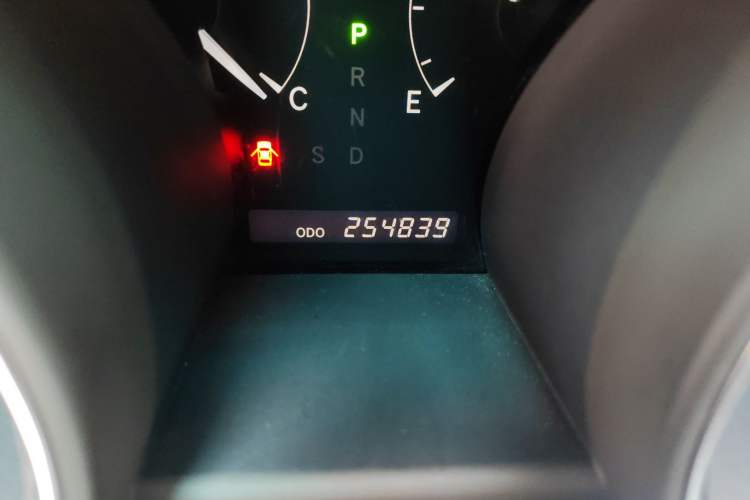 Used Toyota Highlander 2009 2.7L Two-Wheel Drive 7-Seater Luxury Edition Odometer Close Up