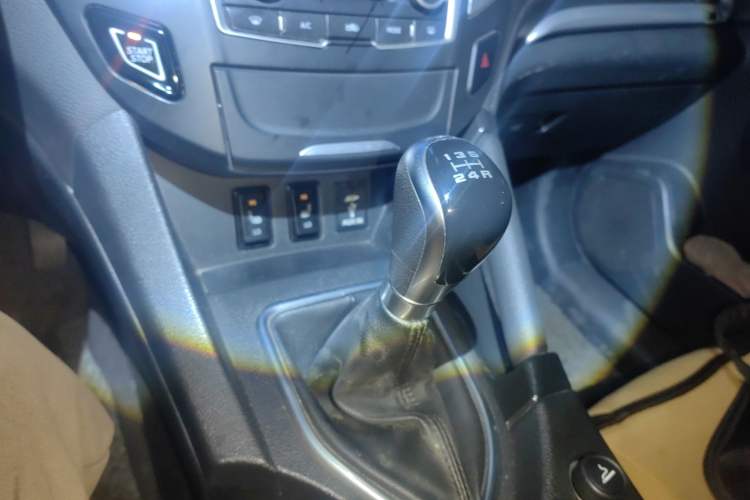 Used Dongfeng Aeolus AX7 2015 2.0L Manual Parade Edition