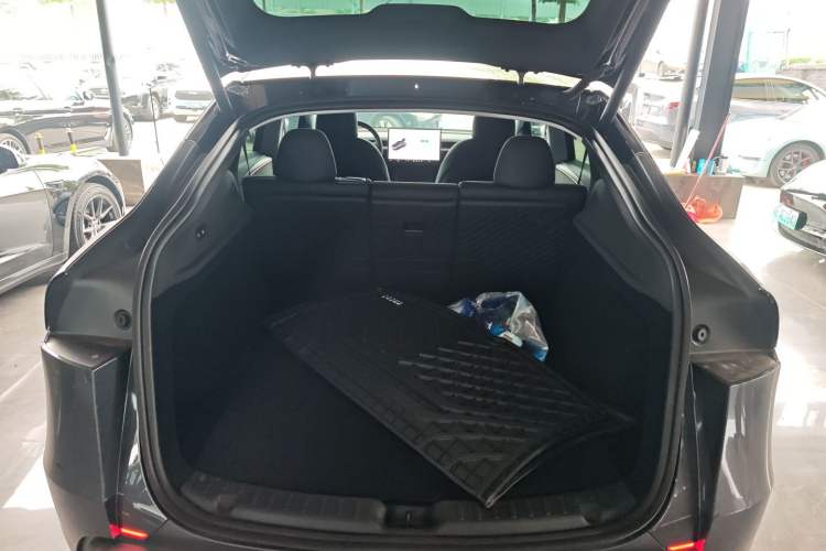 Used Tesla Model Y 2025 Long-Range All-Wheel Drive First Edition