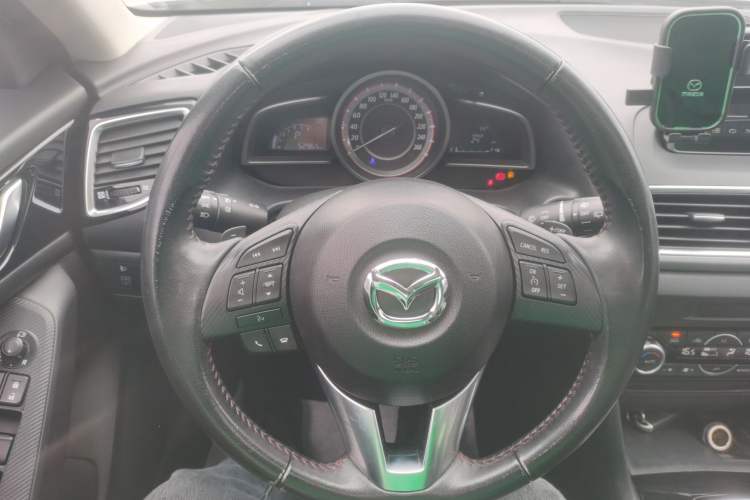 Used Mazda 3 Axela 2016 Hatchback 2.0L Automatic Sport Model
