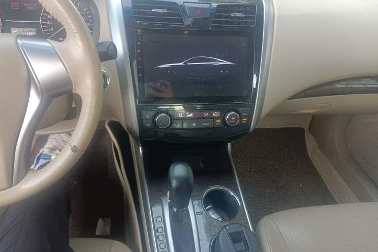 Used Nissan Teana 2015 2.0L XE-Sporty Champions League Sports Edition
