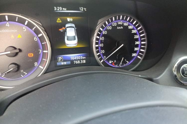 Used Infiniti Q50L 2016 2.0T Enjoyment Edition Odometer Close Up