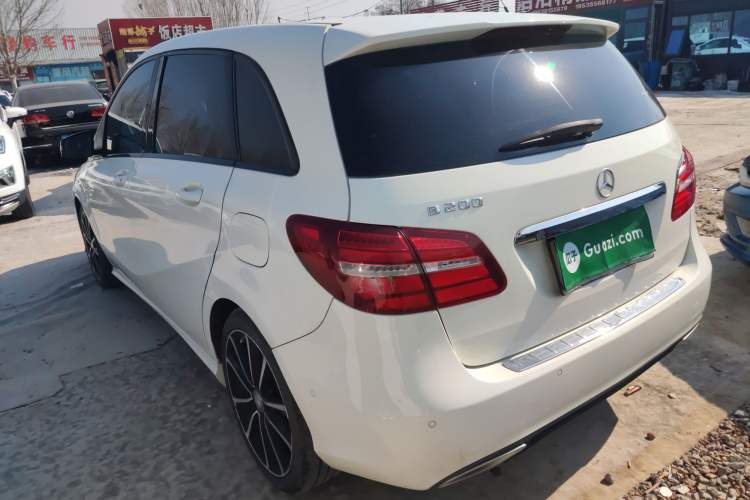 Used Mercedes-Benz B-Class 2015 B 200 Luxury Model