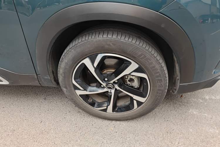 Used Citroen C5 AIRCROSS 2017 380THP Fashion Edition Right Front Wheel Hub