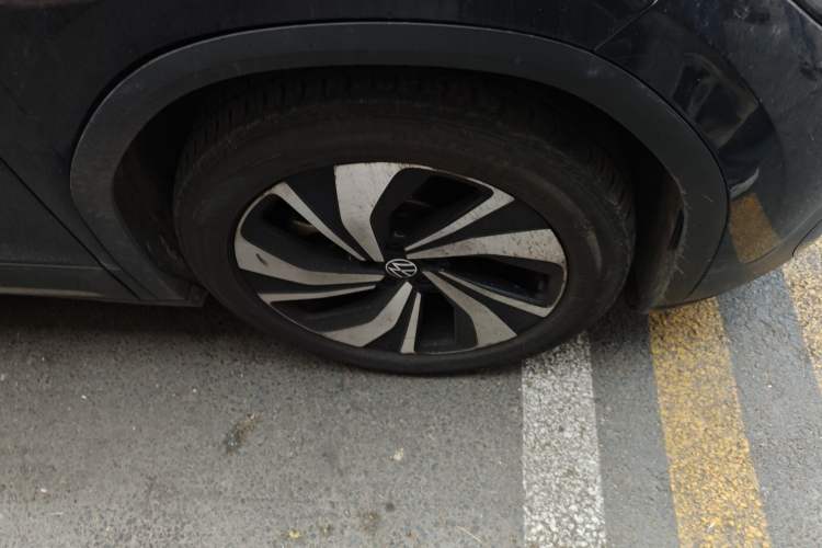 Used Volkswagen ID.6 CROZZ 2021 Long-Range PURE+ Edition Right Front Wheel Hub