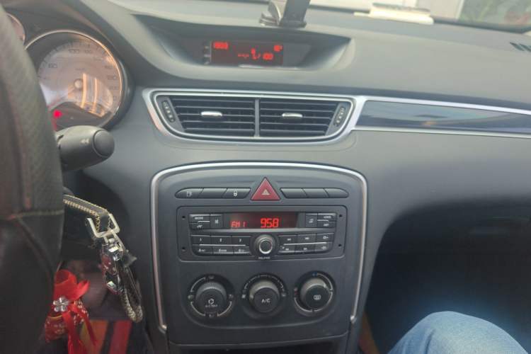 Used Peugeot 308 2014 Enjoy Edition Classic 1.6L Manual YouShang Model
