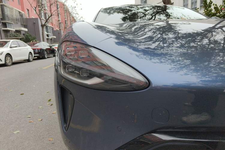 Used Xiaomi Auto SU7 2024 Rear-Drive Long-Range Intelligent Driving Version Right Front Headlight