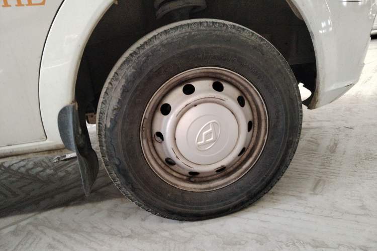 Used SAIC MAXUS Xintu V80 2023 2.0T Manual Classic Aoyuntong Long Wheelbase Mid-Height 6/7/8/9-Seater