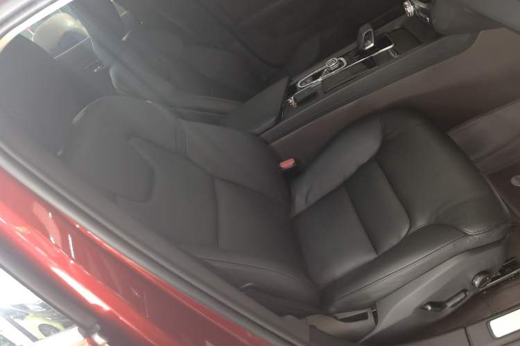 Used Volvo S60 2022 B4 Zhiyi Luxury Edition
