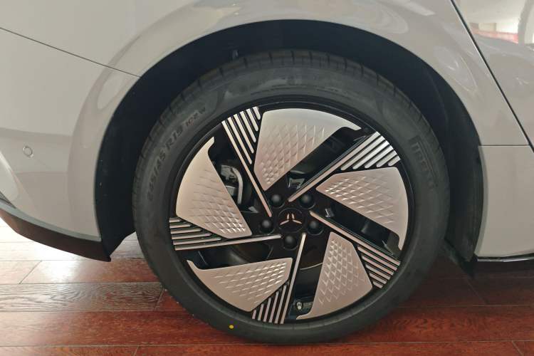 Used Hongqi EH7 2025 640 All-Wheel Drive Smart Selection Edition