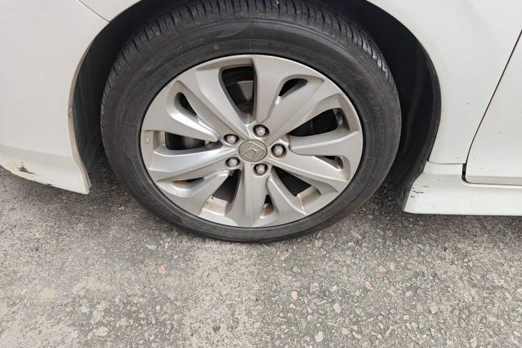 Used Honda Jade 2020 1.8L automatic Comfort version Left Front Wheel Hub