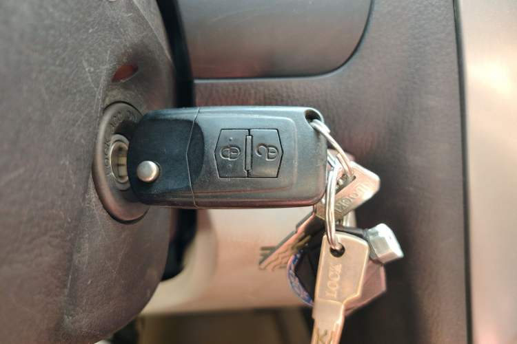 Used Bestune B50 2012 1.6L manual fashion version Vehicle Key