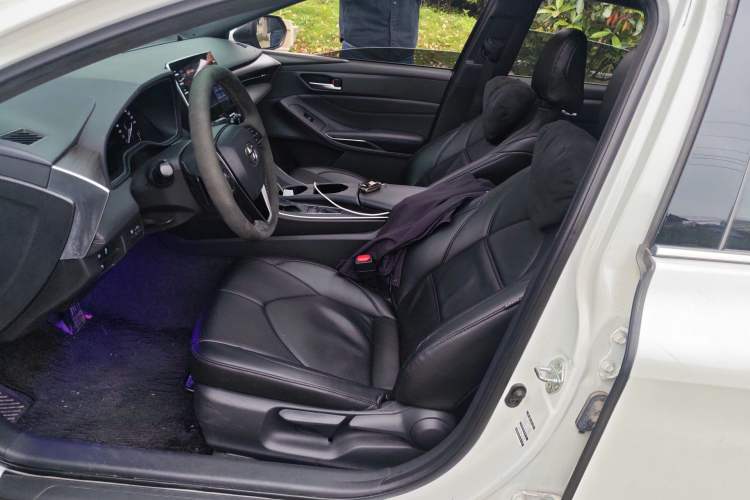 Used Toyota Avalon 2019 2.5L Ambition Version China VI Standard
