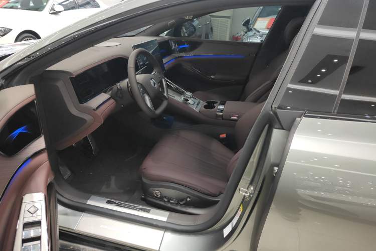 Used Denza Z9GT 2024 1100 Four-Wheel Drive Max Edition
