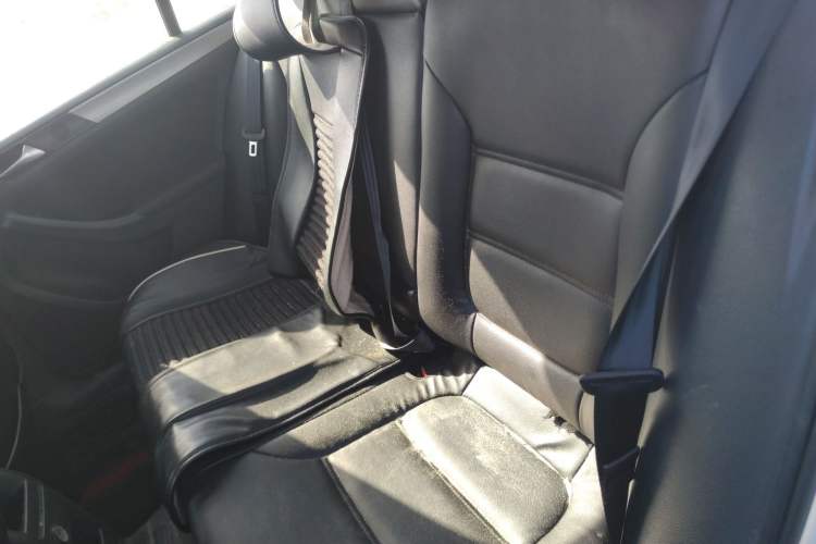 Used Volkswagen Sagitar 2012 1.6L Automatic Fashion Edition Left Rear Seat