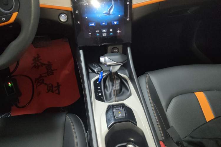 Used Dongfeng Aeolus Yixuan 2023 Mach Edition 1.5L Automatic Chasing Wind Version Gear Lever