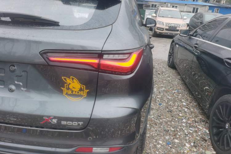 Used CHANGAN OSHAN X5 2021 1.5T DCT Prestige Edition Exterior 3