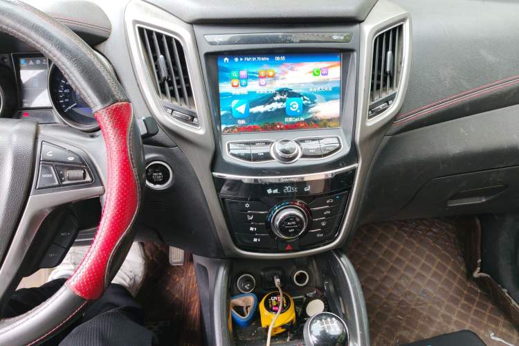 Used CHANGAN CS75 2017 Shangkui Edition 1.5T Manual Fengxiang Model Audio And AC Panel