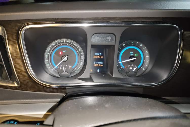 Used Buick GL8 2011 2.4L LT Luxury Business Executive Edition