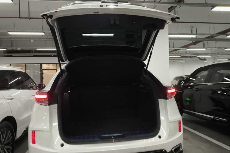 Used Honda UR-V 2020 370TURBO Four-Wheel Drive Prestige Edition Trunk