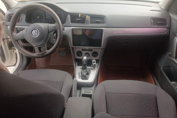 Used Volkswagen Lavida 2013 Revised Classic 1.6L Automatic Fashion Edition
