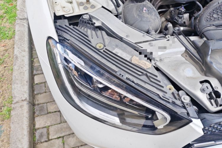 Used Mercedes-Benz GLC Coupe 2023 GLC 260 4MATIC Coupe SUV
