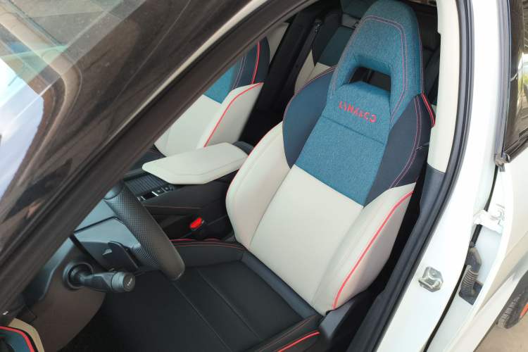 Used Lynk & Co 06 2021 1.5T Shero Pink Special Edition
