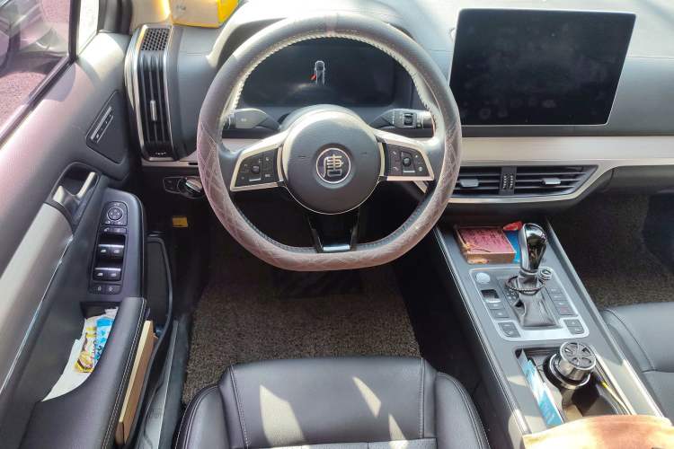 Used BYD Tang 2018 2.0T Automatic SmartConnect Luxury Version 7 Seats China V Standard