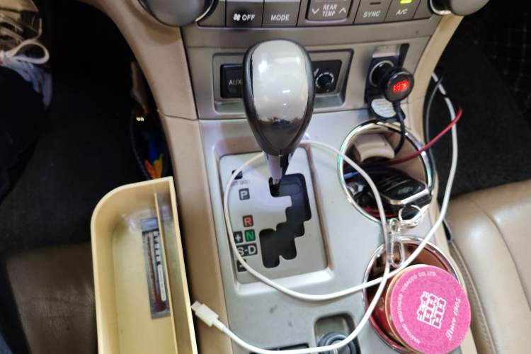 Used Toyota Highlander 2009 2.7L Two-Wheel Drive 7-Seater Luxury Edition Gear Lever