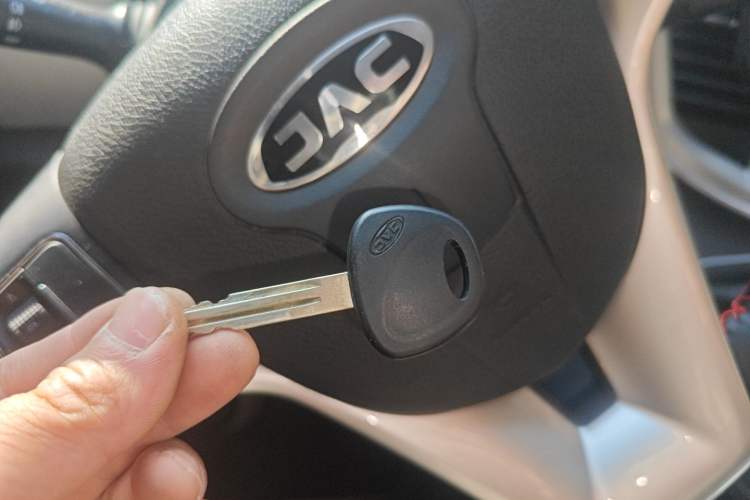 Used JAC Refine M4 2021 2.0L Manual Comfort Edition Vehicle Key