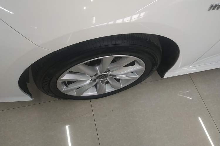 Used Toyota Corolla 2023 1.8L Smart Electric Hybrid Dual-Motor Elite Edition Left Front Wheel Hub