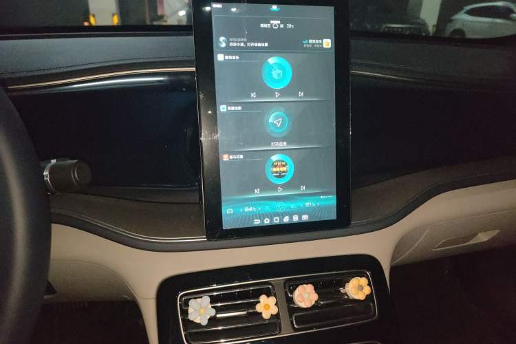 Used BYD Qin PLUS 2021 DM-i 55KM Flagship Model Audio And AC Panel