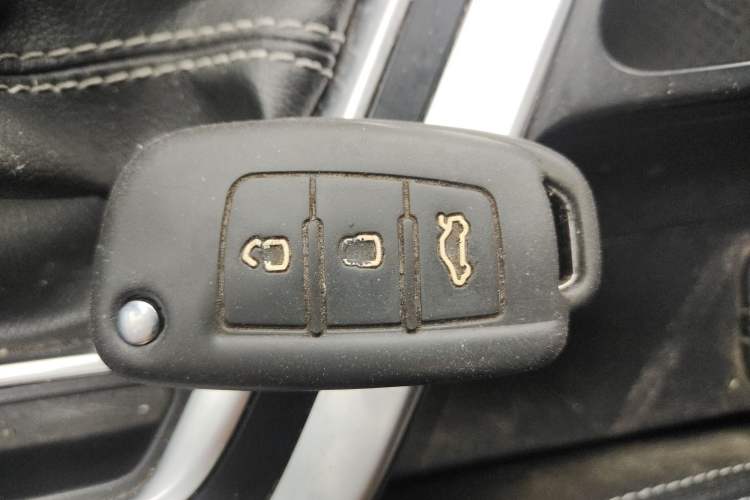 Used Geely Auto Vision X3 2019 Upgraded Model 1.5L Manual Elite Version Interior 1