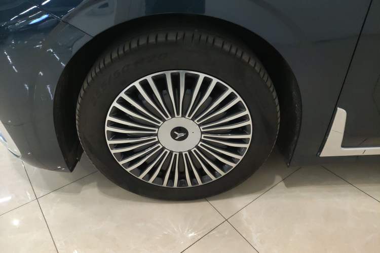 Used VOYAH Dream 2025 PHEV Four-Wheel-Drive Flagship Kunpeng Edition