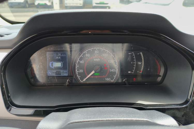 Used SAIC MAXUS EV30 2023 Pure-Electric Smart Logistics Expert with Long Wheelbase Guoxuan