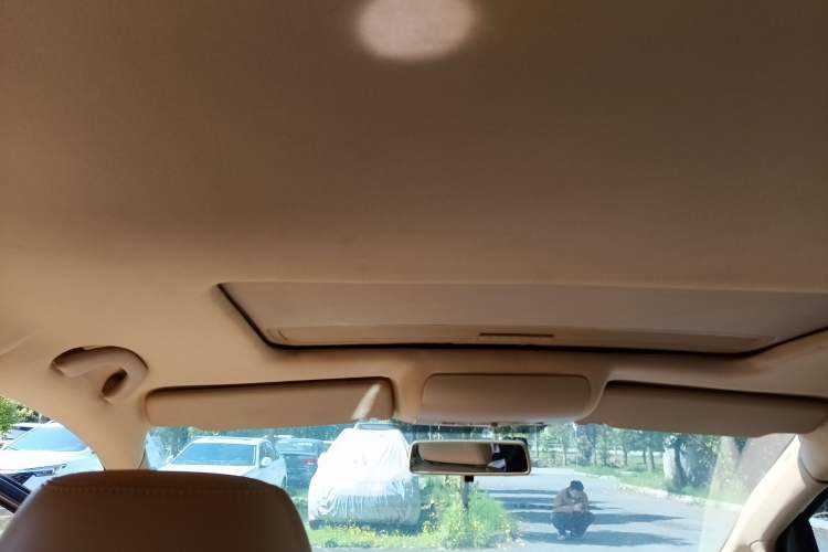 Used Volkswagen Touran 2011 1.4T Manual Zhiya Edition 5 Seats Headliner