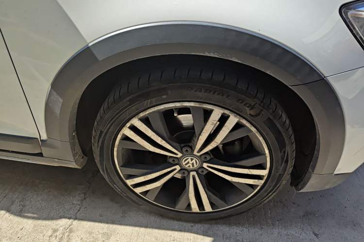 Used Volkswagen Touran 2018 Volkswagen Touran L 280TSI DSG Boundary Edition 7 Seats China VI Standard