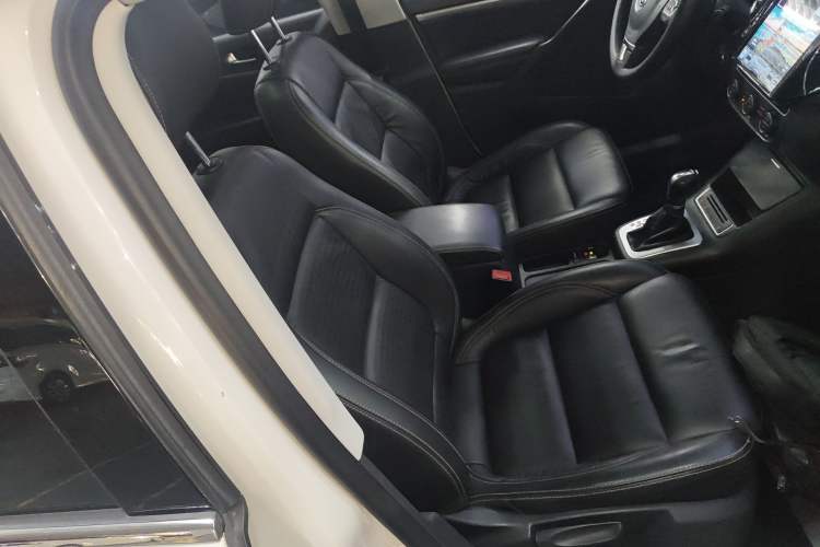 Used Volkswagen Tiguan 2016 280TSI Automatic Two-Wheel Drive Silk Road Comfort Edition Right Front Seat