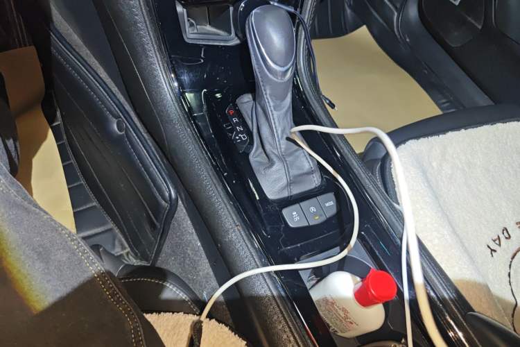 Used Cadillac ATS-L 2017 28T Fashion Edition Gear Lever