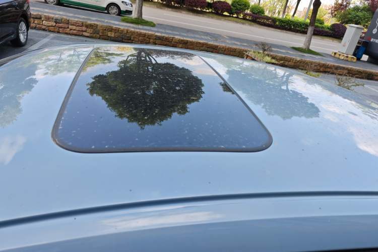 Used Geely Auto Emgrand 2023 4th Generation Champion Edition 1.5L CVT Flagship Model Roof