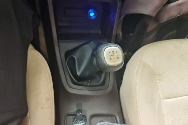 Used Wuling Hongguang 2018 1.5L S Standard Version L2B Gear Lever
