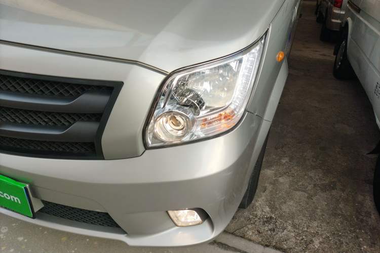 Used Foton Toano 2023 Joy Elephant Multi-Function 2.0T Manual Long-Wheelbase Mid-Roof Model with Single Rear Tire Available in 5/6/7/9-Seater Configurations
