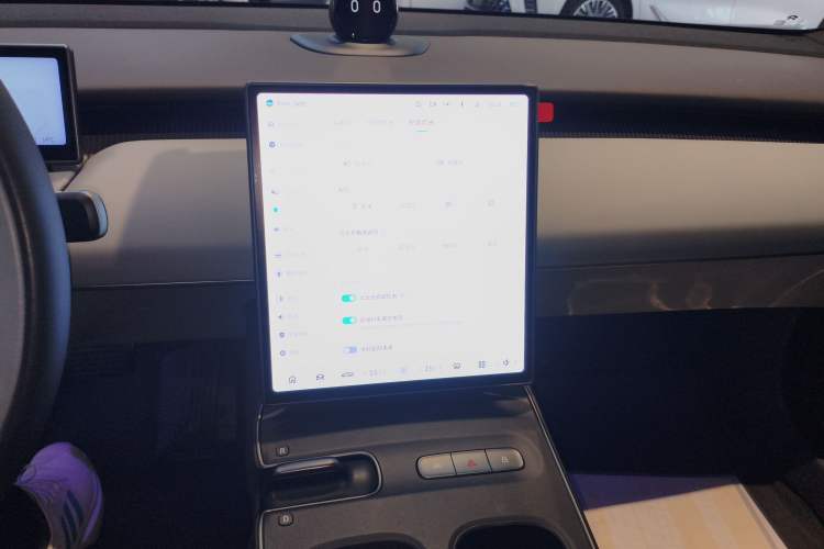 Used Nio ET5T 2023 75 kWh Touring Audio And AC Panel