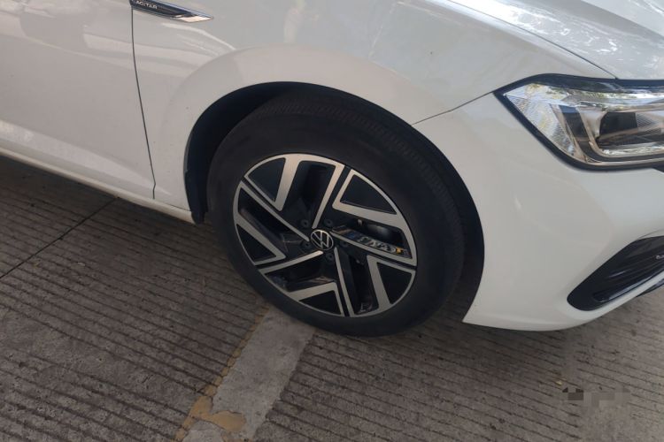 Used Volkswagen Sagitar 2023 280TSI DSG Beyond Lite Edition Right Front Wheel Hub