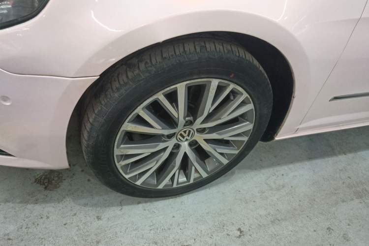 Used Volkswagen FAW-Volkswagen CC 2018 1.8TSI Luxury Model Left Front Wheel Hub