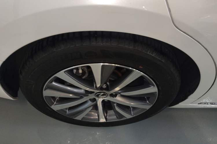 Used Lexus ES 2020 300h Premier Edition
