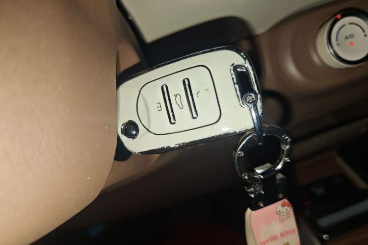 Used Wuling Hongguang MINIEV 2025 Four-Door Version Advanced Edition Vehicle Key