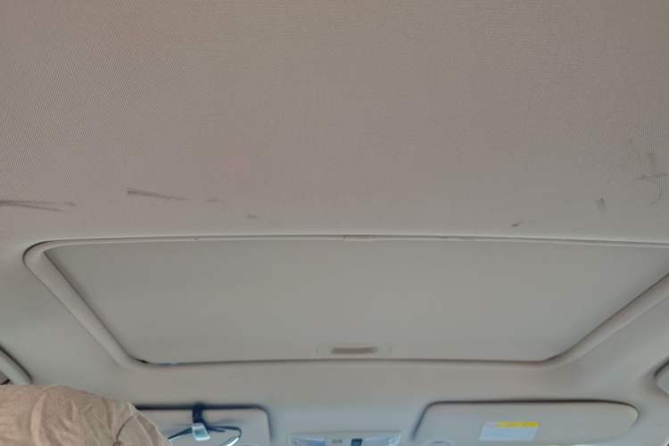 Used Mitsubishi Outlander 2018 2.0L Two-Wheel Drive Glory Edition 5 Seats