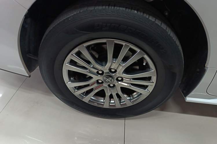 Used Toyota SIENNA 2023 2.5L Hybrid Comfort Edition Right Rear Wheel Hub